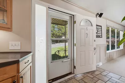 2960 E La Joya Dr S, Holladay, UT 84124 - Photo 4