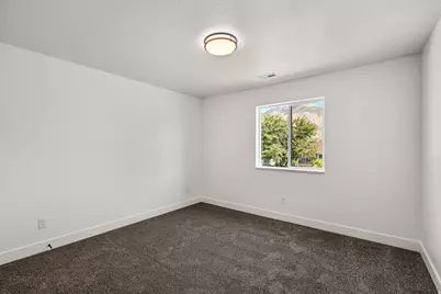 128 W Liberty Crossing St, Ogden, UT 84404 - Photo 10