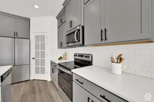 6079 W Teton Vlg Dr, Herriman, UT 84096 - Photo 10