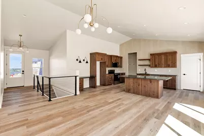 642 E 250 N, Providence, UT 84332 - Photo 4
