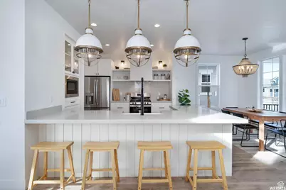 7576 S Clipper Hill Rd W #401, West Jordan, UT 84081 - Photo 6