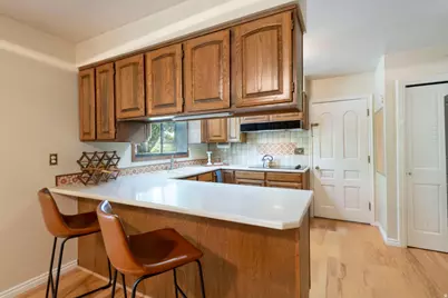 4909 S Naniloa Dr, Holladay, UT 84117 - Photo 10