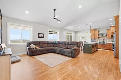 475 N 900 E, Hyde Park, UT 84318 - Photo 12