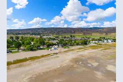 385 E 2000 St S, Garden City, UT 84028 - Photo 8