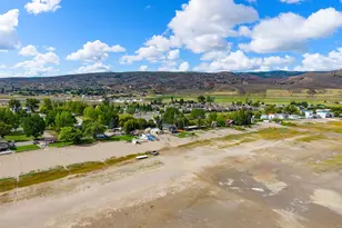 385 E 2000 St S, Garden City, UT 84028 - Photo 8