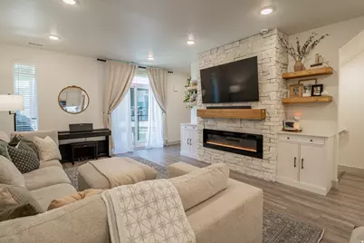461 E 690 S #127, Clearfield, UT 84015 - Photo 2