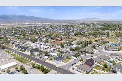 886 S Cambridge Cir E, Tooele, UT 84074 - Photo 36