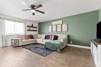886 S Cambridge Cir E, Tooele, UT 84074 - Photo 6