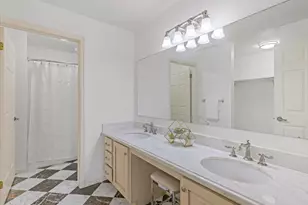 560 E South Temple, Salt Lake City, UT 84102 - Photo 8