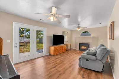 1598 N 2530 W, Clinton, UT 84015 - Photo 4