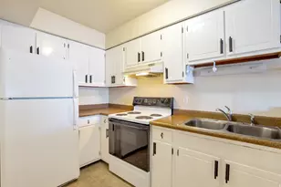 290 N 500 W, Bountiful, UT 84010 - Photo 8