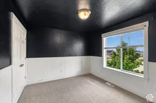 952 E 100 N, Hyde Park, UT 84318 - Photo 18