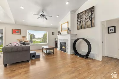 952 E 100 N, Hyde Park, UT 84318 - Photo 4