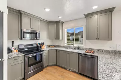 952 E 100 N, Hyde Park, UT 84318 - Photo 10