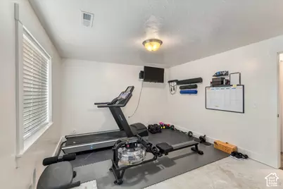 952 E 100 N, Hyde Park, UT 84318 - Photo 30