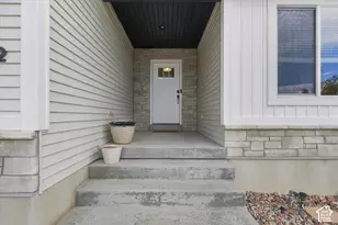 952 E 100 N, Hyde Park, UT 84318 - Photo 42