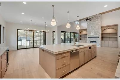 6506 W Johnson Cir #10, Herriman, UT 84096 - Photo 2