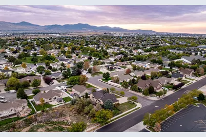 4523 W Park Bend Ct S, Riverton, UT 84096 - Photo 58