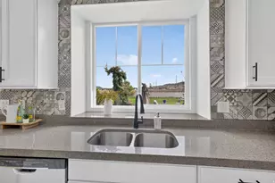 3371 W Oxfordshire Dr, Bluffdale, UT 84065 - Photo 18