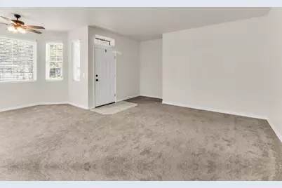 962 S Courtyard Ln, Centerville, UT 84014 - Photo 2
