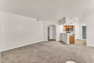 962 S Courtyard Ln, Centerville, UT 84014 - Photo 4