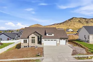 1111 E Center St, Hyde Park, UT 84318 - Photo 4
