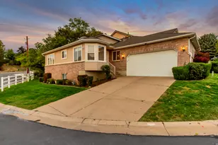 979 Brook Haven Dr, Kaysville, UT 84037 - Photo 1
