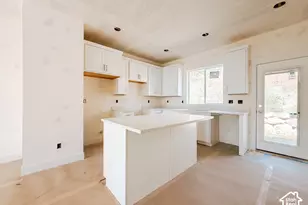 942 W Mountain Hollow Way N, Lehi, UT 84048 - Photo 2