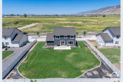 676 E 1100 S, Hyrum, UT 84319 - Photo 32