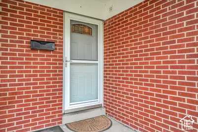 284 E Twin Peaks St, Midvale, UT 84047 - Photo 4