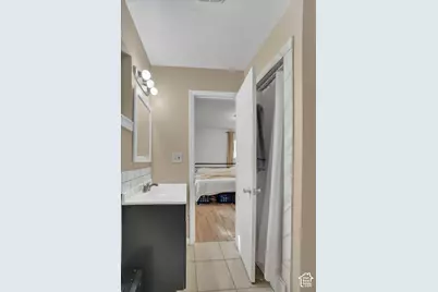 284 E Twin Peaks St, Midvale, UT 84047 - Photo 18