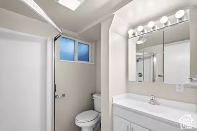 1374 W Marinwood Ave, Taylorsville, UT 84123 - Photo 32