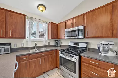 6061 S Walnut View Dr, Salt Lake City, UT 84118 - Photo 6