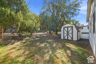 33 E Tiny Wood Dr S, Sandy, UT 84070 - Photo 18