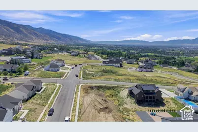 895 E 100 N, Hyde Park, UT 84318 - Photo 6