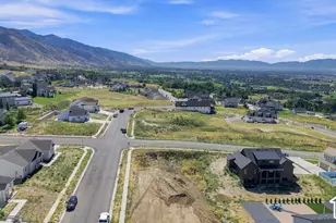 895 E 100 N, Hyde Park, UT 84318 - Photo 6