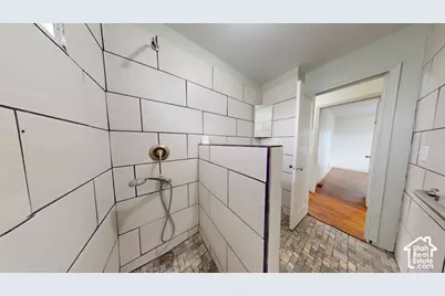 496 E Main St, Wellington, UT 84542 - Photo 4