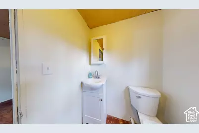 496 E Main St, Wellington, UT 84542 - Photo 14