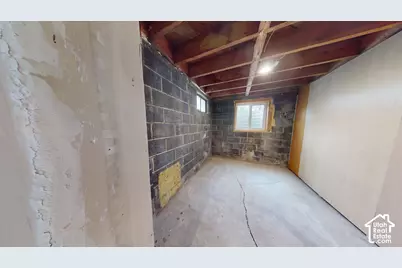 496 E Main St, Wellington, UT 84542 - Photo 22
