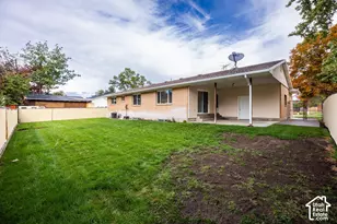 1556 E Petunia Way S, Sandy, UT 84092 - Photo 4