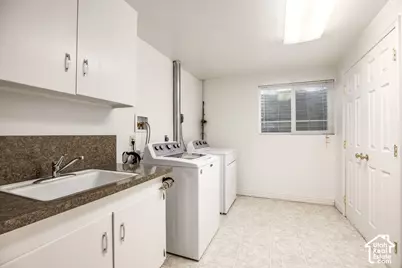 1556 E Petunia Way S, Sandy, UT 84092 - Photo 24
