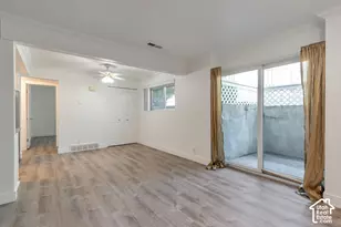 875 E Arrowhead Ln, Murray, UT 84107 - Photo 4