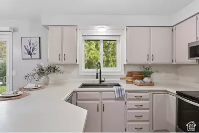 5580 S 3000 W, Roy, UT 84067 - Photo 4