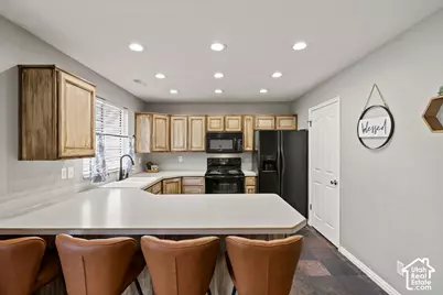 1032 Sara Ln, Ogden, UT 84404 - Photo 8