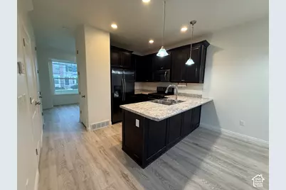 677 N 220 E, Salem, UT 84653 - Photo 2