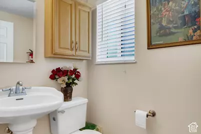 698 N Parkway Ave, Tooele, UT 84074 - Photo 16