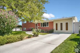 698 N Parkway Ave, Tooele, UT 84074 - Photo 1