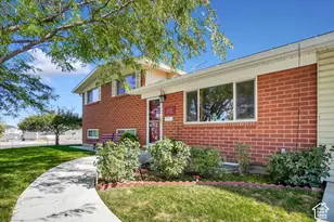 698 N Parkway Ave, Tooele, UT 84074 - Photo 2