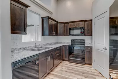 97 S 300 W, Santaquin, UT 84655 - Photo 4