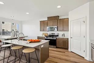 2592 N 2080 W, Clinton, UT 84015 - Photo 4